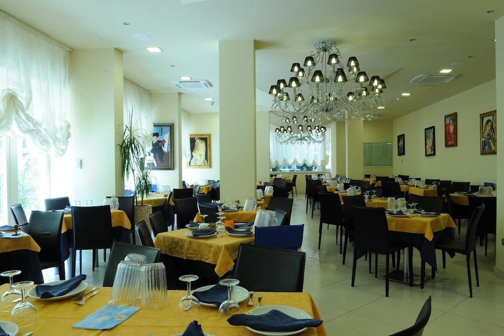 Hotel In Cesenatico Exterior foto